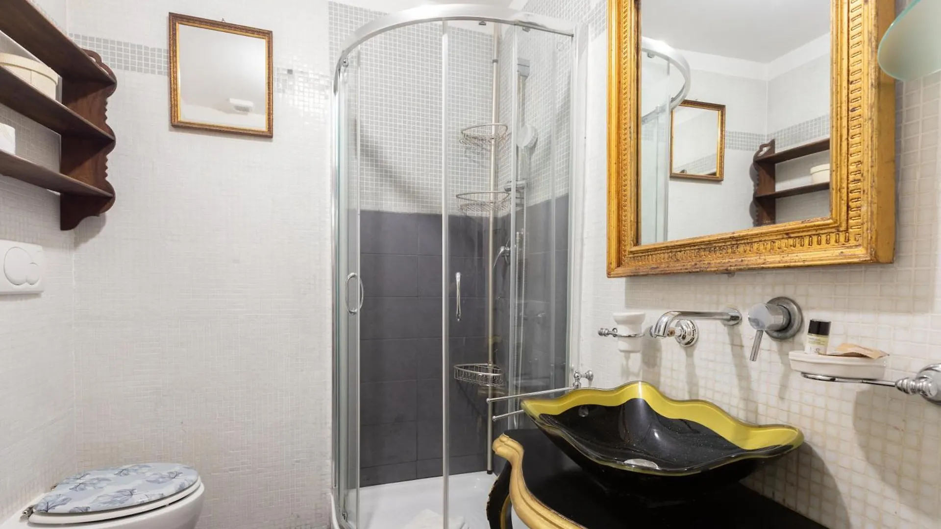 Elegant Apartment In Trastevere Rome