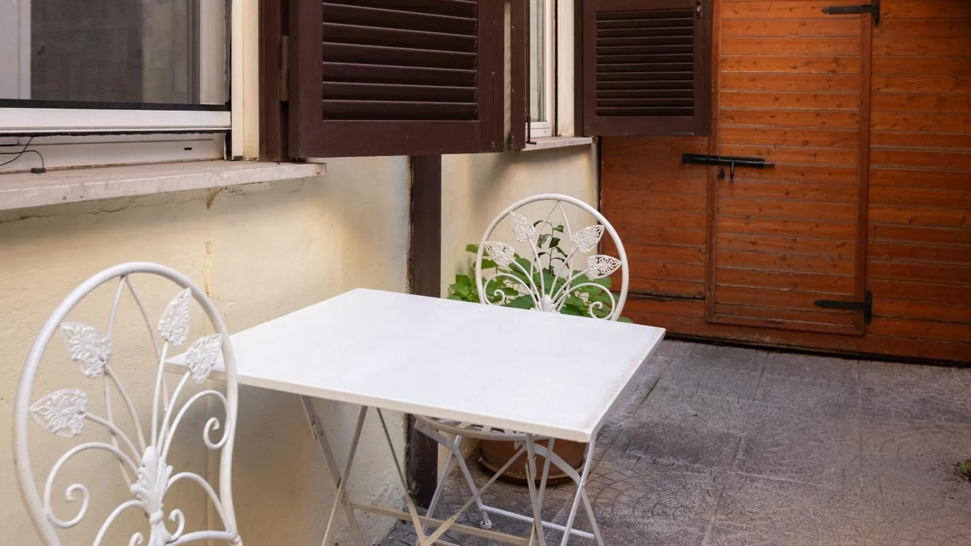Elegant Apartment In Trastevere Rome
