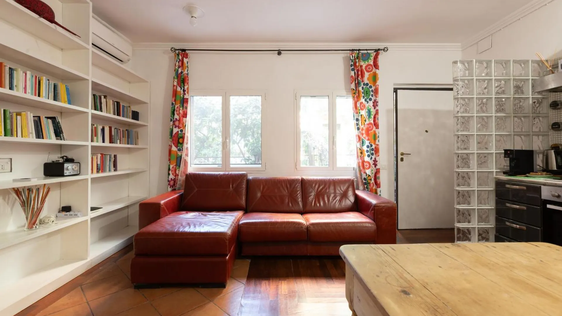 Elegant Apartment In Trastevere Rome Italy