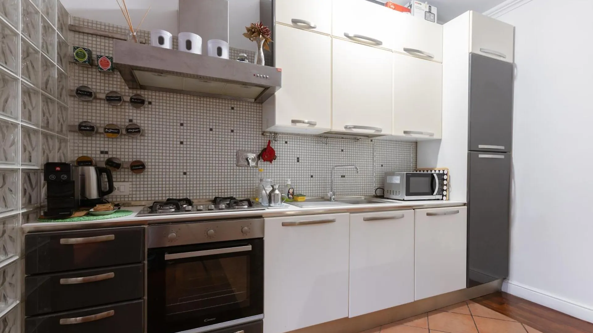 Elegant Apartment In Trastevere Rome