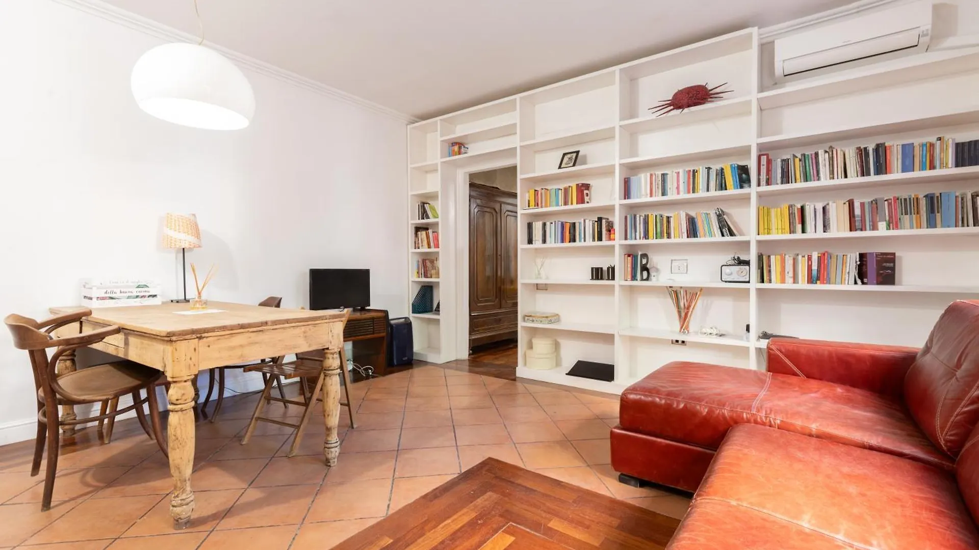 Elegant Apartment In Trastevere Rome